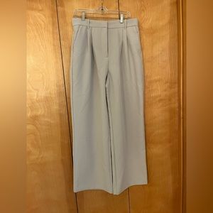Abercrombie and Fitch beige pleated trousers 14